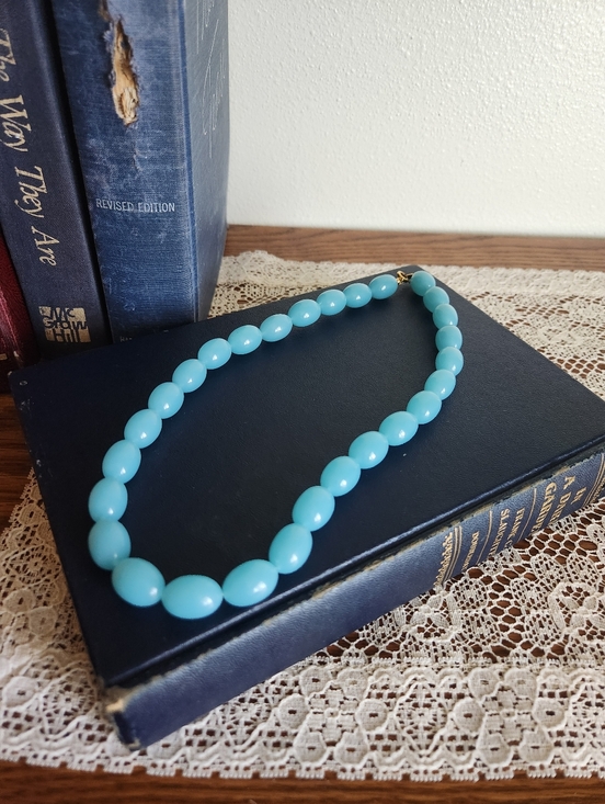 Vintage Trifari Turquoise-Colored Beaded Necklace - Picture 2 of 10